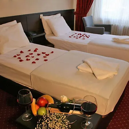 Diana Hotel 2*